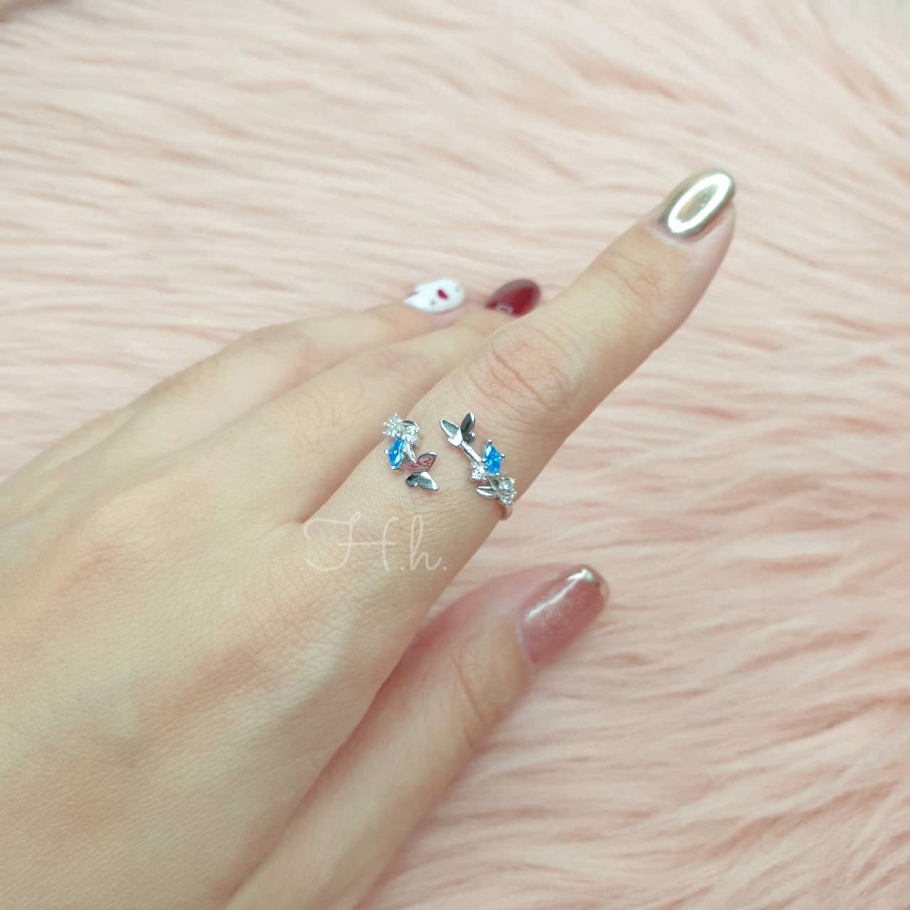 Sweet butterfly ring